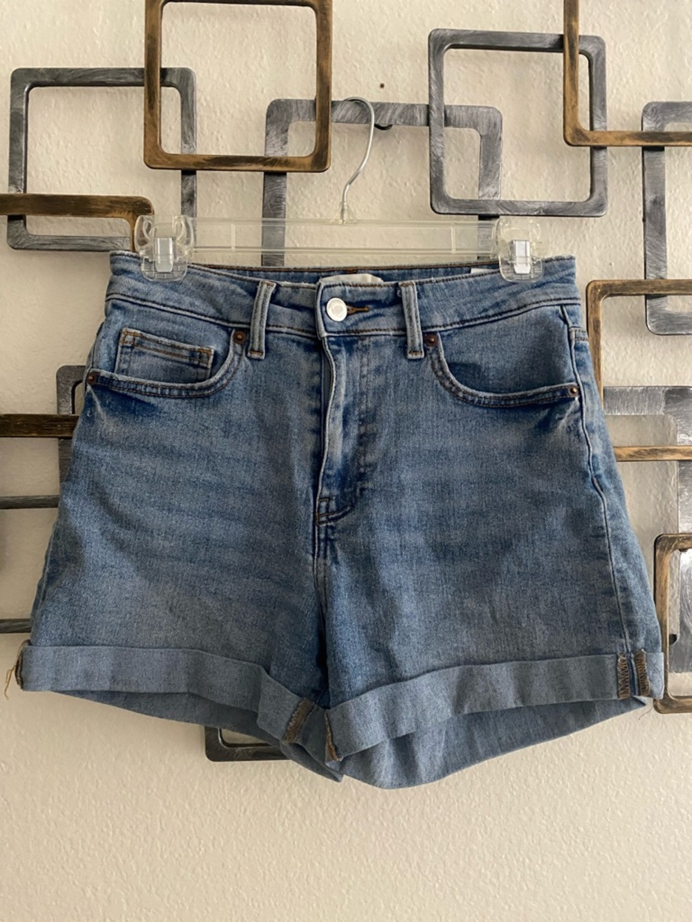 H&M high waisted Cuffed Denim Shorts size 4